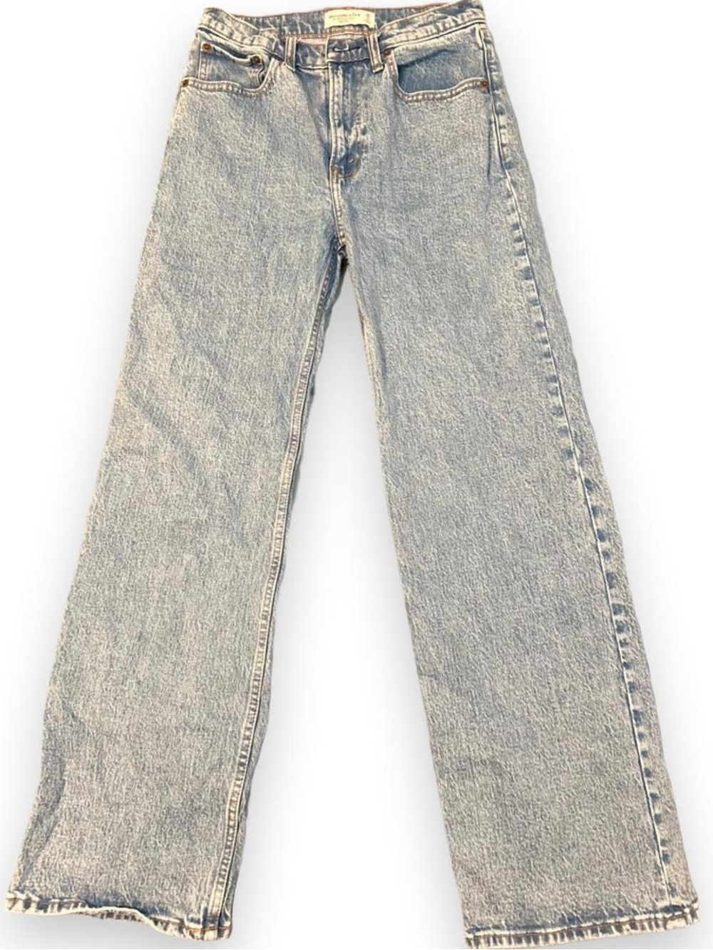 Abercrombie & Fitch Women’s 90s Relaxed High Rise Jeans Size 26/2 Light Wash